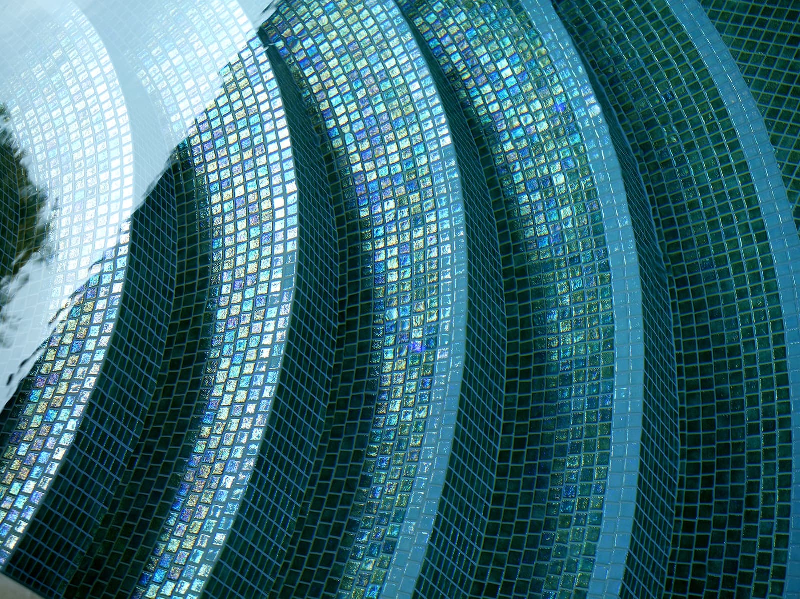 Mosaic Tile Iridescent Green Pearl - Ezarri