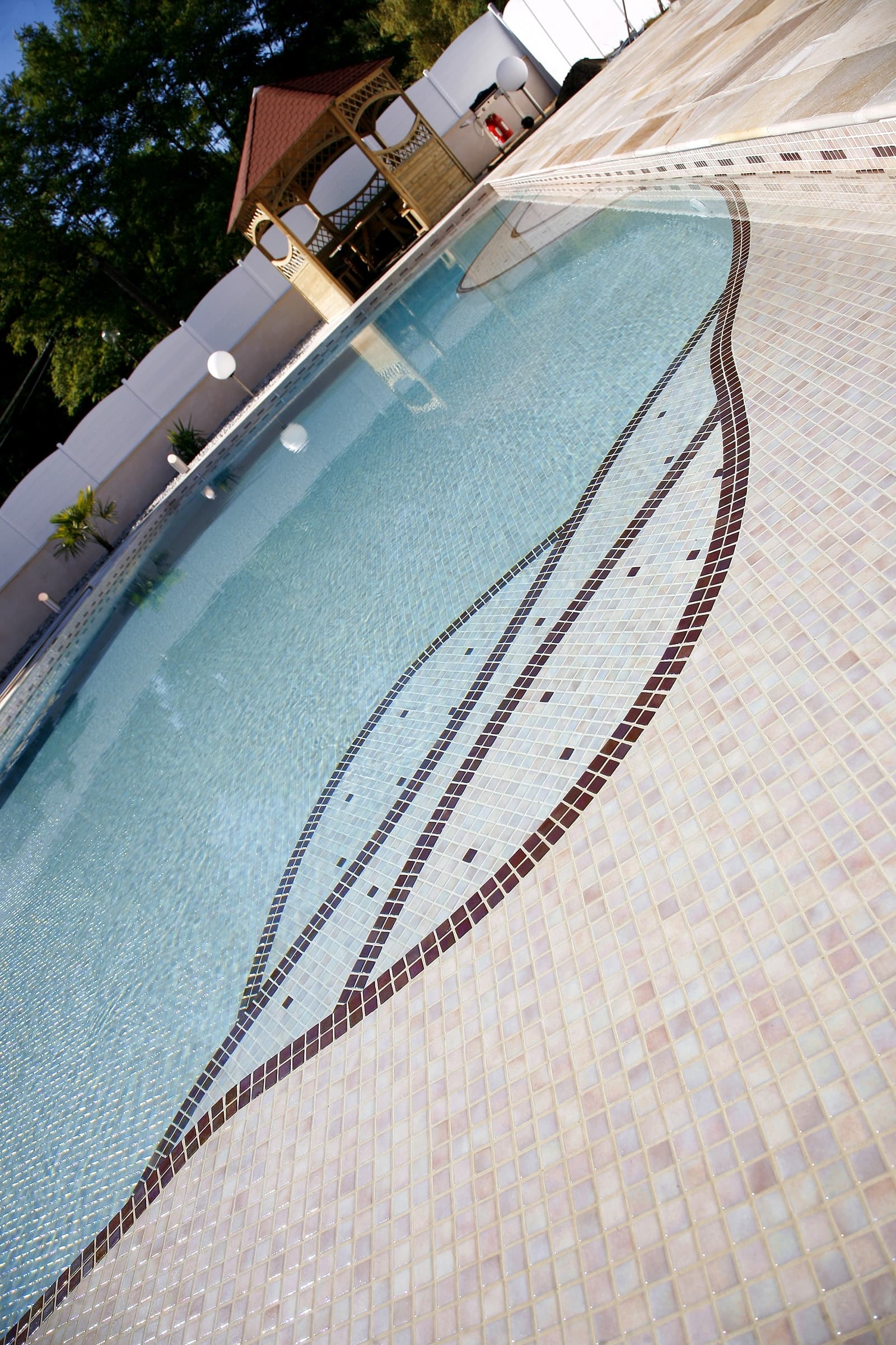 Mosaic Tile Iridescent Nacar - Ezarri
