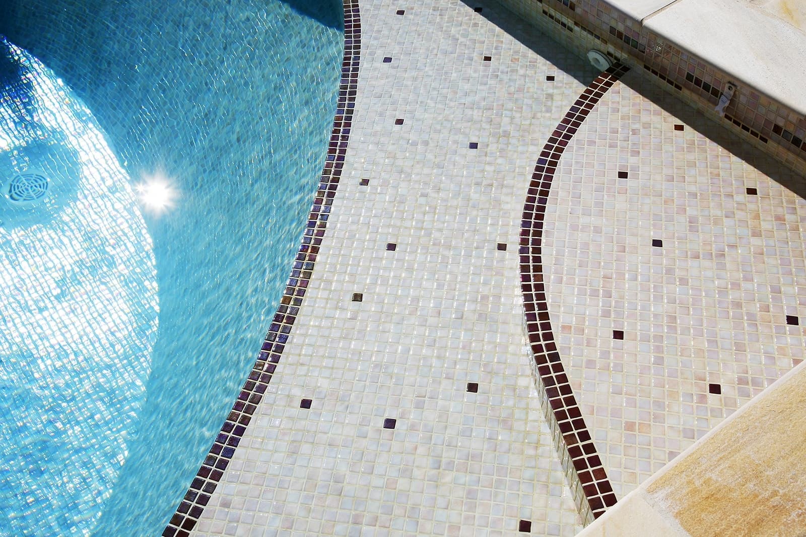 Mosaic Tile Iridescent Nacar - Ezarri